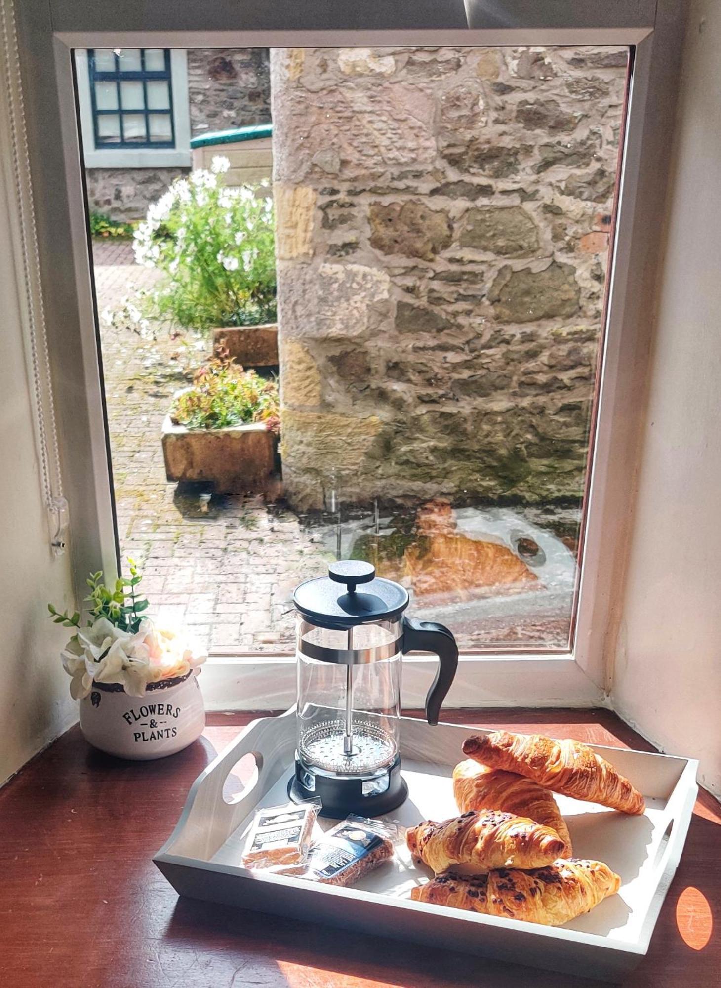 The Granary At Tinto Retreats, Biggar Is A Gorgeous 3 Bedroom Stone Cottage Wiston  ภายนอก รูปภาพ